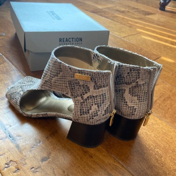 Kenneth Cole Reaction Women"s Cut out bootie Sandal size 7.5 snake skin … - Picture 5 of 9